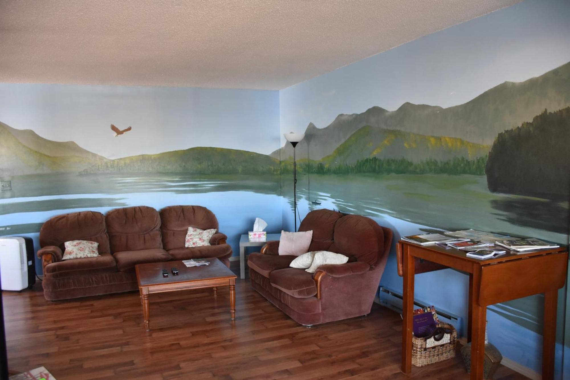 North Coast Trail Backpackers Ltd Vandrarhem Port Hardy Exteriör bild